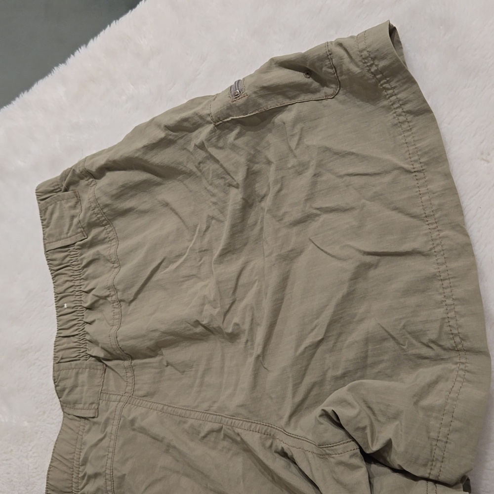 Columbia Women's Shorts - Picture 3 of 9